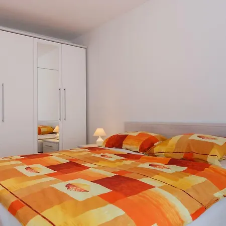 Rose Near Airport & Sea Apartment Split