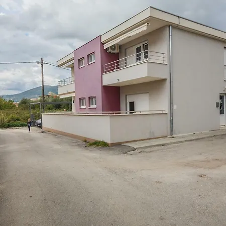 Apartment Rose Near Airport & Sea *